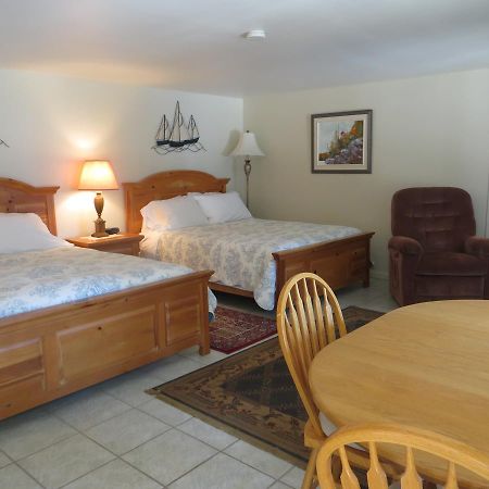Caprice Bed & Breakfast Roberts Creek Exterior photo