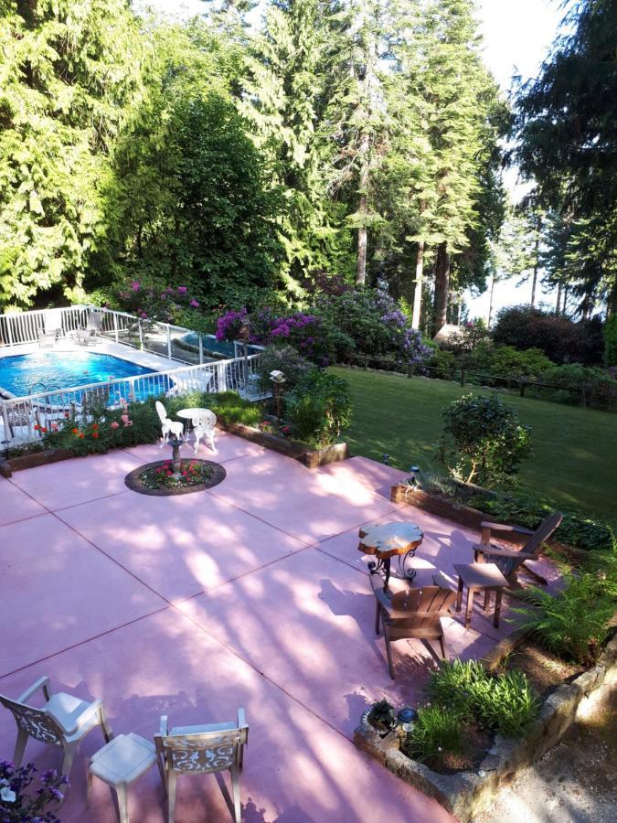 Caprice Bed & Breakfast Roberts Creek Exterior photo