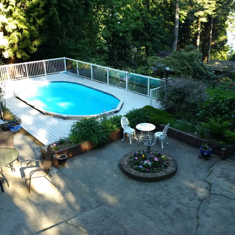 Caprice Bed & Breakfast Roberts Creek Exterior photo