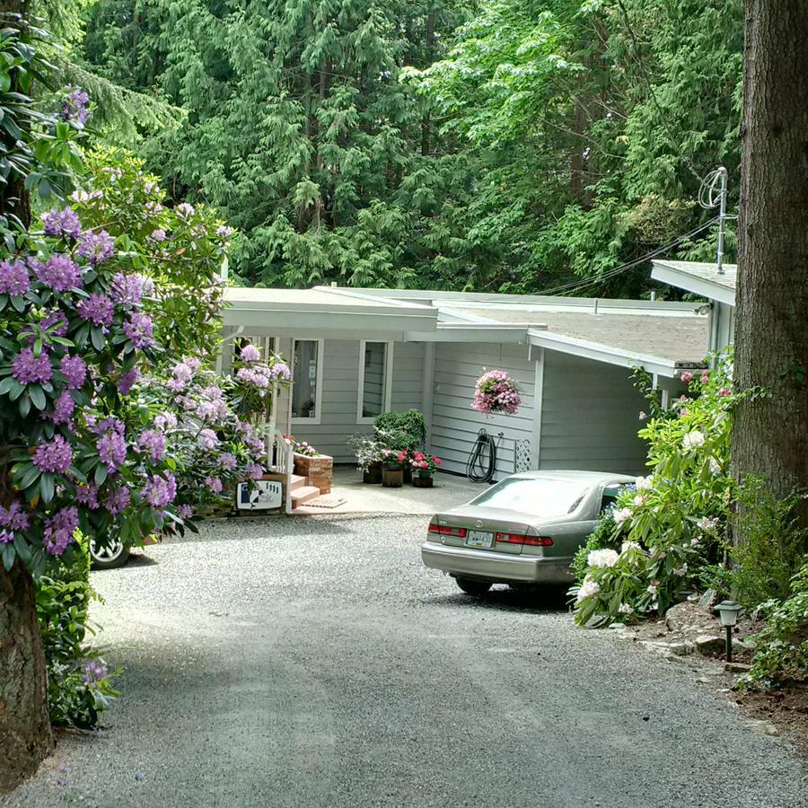 Caprice Bed & Breakfast Roberts Creek Exterior photo
