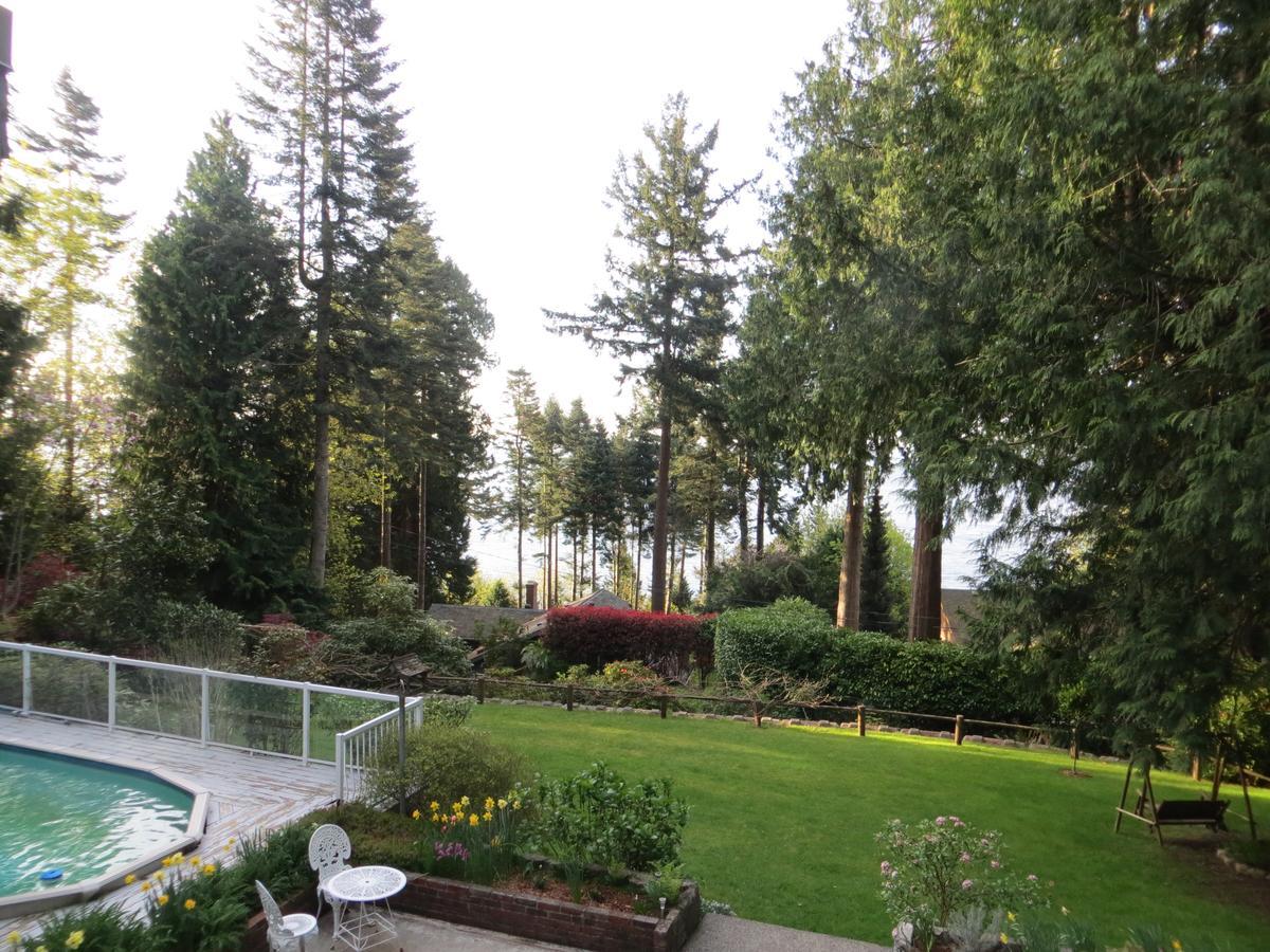 Caprice Bed & Breakfast Roberts Creek Exterior photo